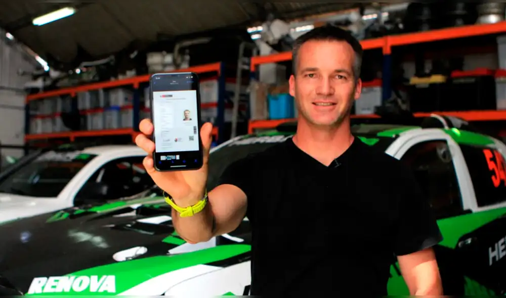 El piloto de rally Nicolas Fuchs es uno de los conductores que ha decidido reemplazar su brevete físico por el documento electrónico. Foto: difusión
