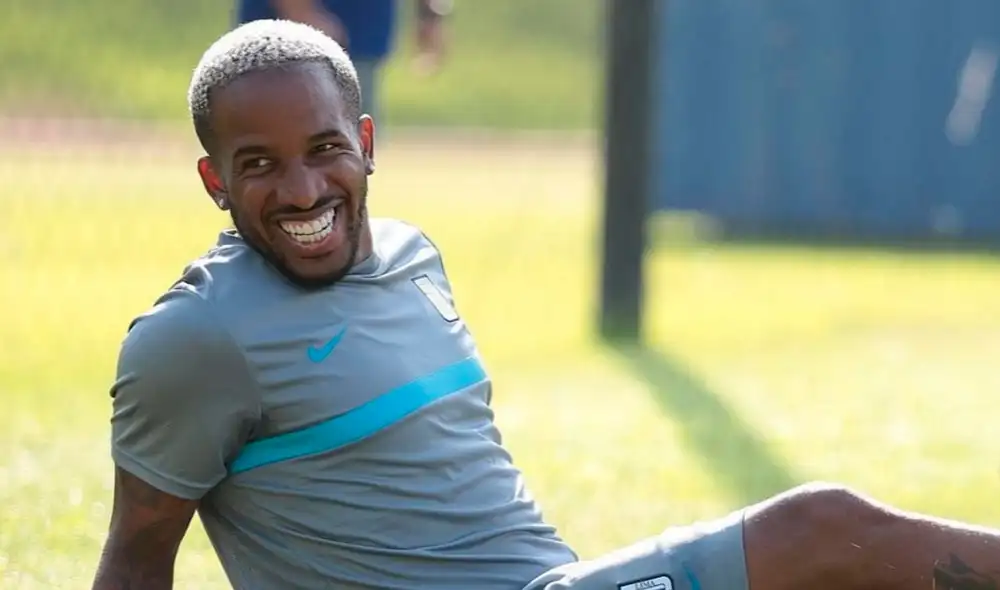 Jefferson Farfán se encuentra entrenando por separado. Foto: Alianza Lima