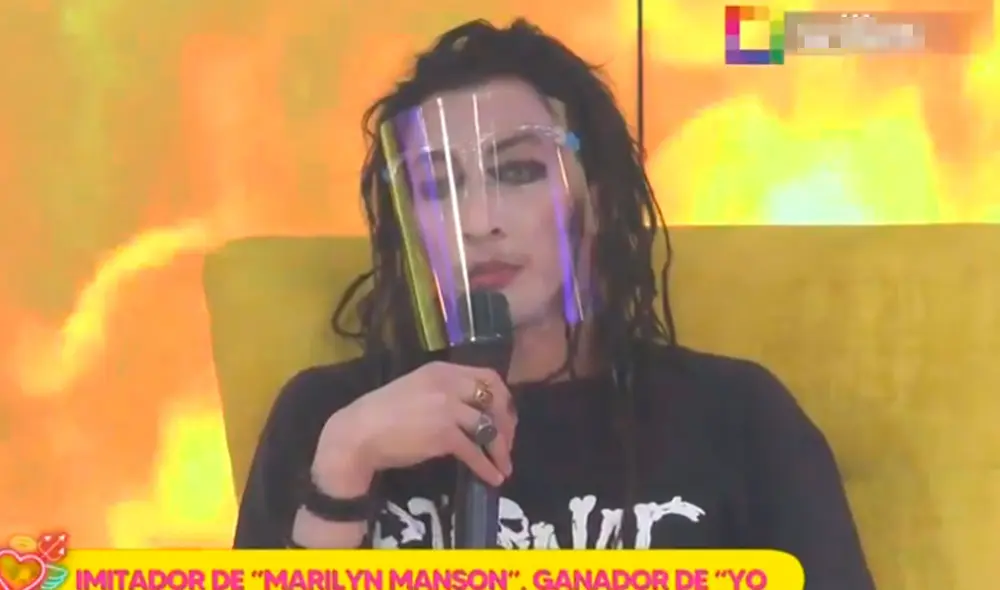 Mike Bravo, imitador de Marilyn Manson conversó con Gigi y Rodrigo en el set de Amor y fuego. Foto: captura/Willax