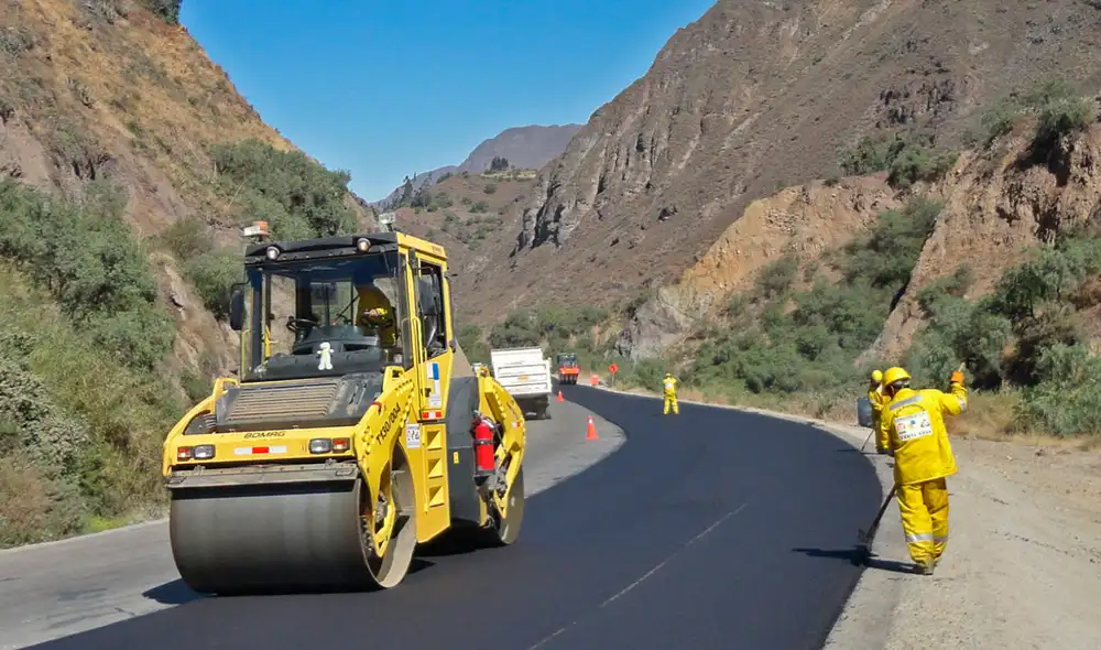 La construcción de vías es una de las actividades permitidas en el nivel de riesgo muy alto. Foto: difusión