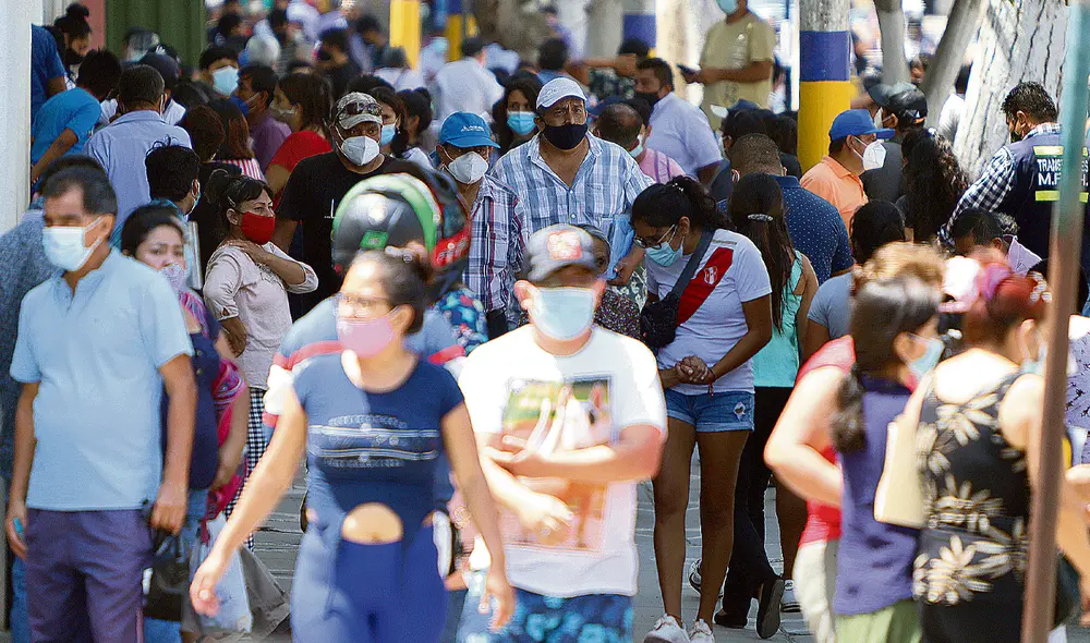 Perú 2021. Será prioritario para los candidatos afinar sus estrategias para hacer frente a la pandemia y frenar la grave crisis económica. Foto: Clinton Medina / La República