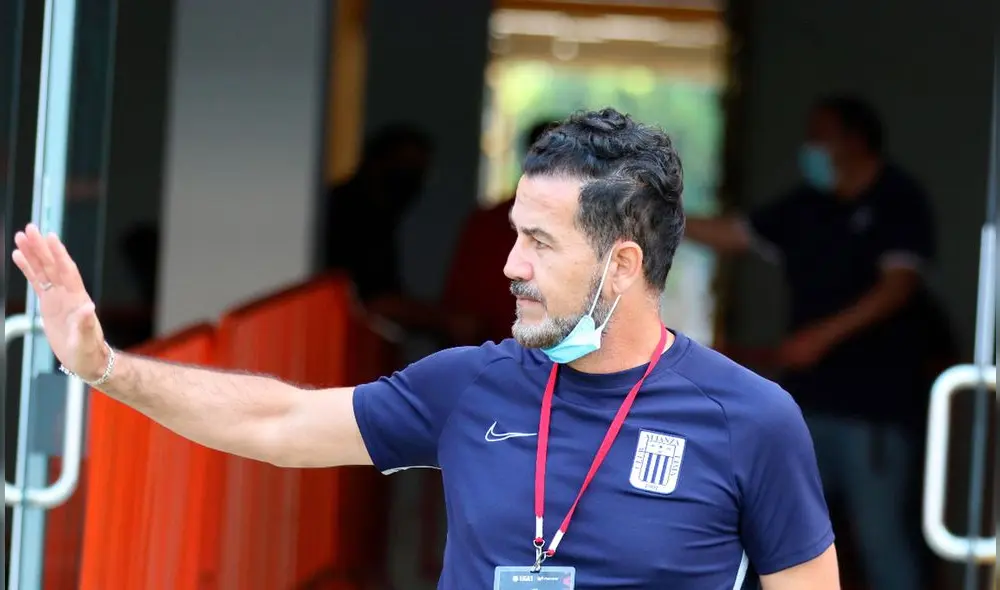 Daniel Ahmed estuvo como entrenador de Alianza Lima durante 25 días. Foto: Liga 1