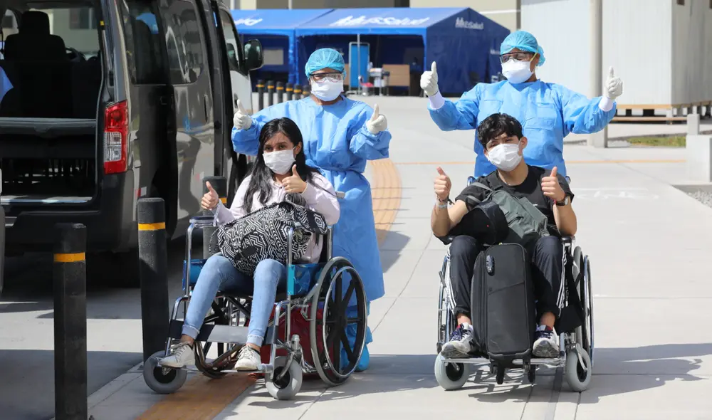 Jóvenes son dados de alta de la Villa Panamericana tras superar la COVID-19. Foto: EsSalud Jóvenes son dados de alta de la Villa Panamericana tras superar la COVID-19. Foto: EsSalud