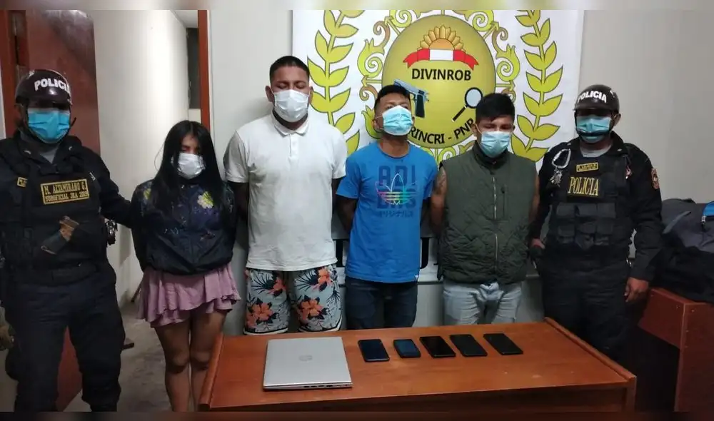 Los Raqueteros de Santa Inés fueron capturados frente al local del Reniec. Foto: PNP Los Raqueteros de Santa Inés fueron capturados frente al local del Reniec. Foto: PNP