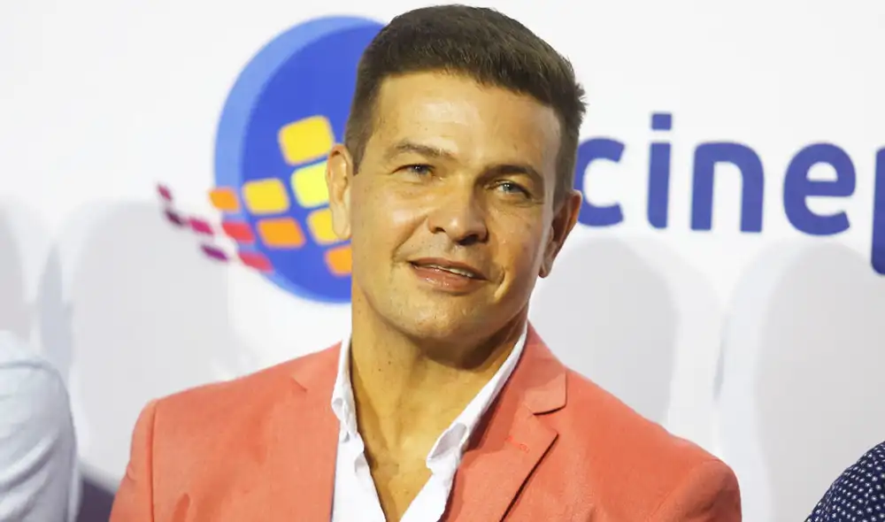 El actor recibió la primera dosis el 25 de marzo. Foto: GLR El actor recibió la primera dosis el 25 de marzo. Foto: GLR