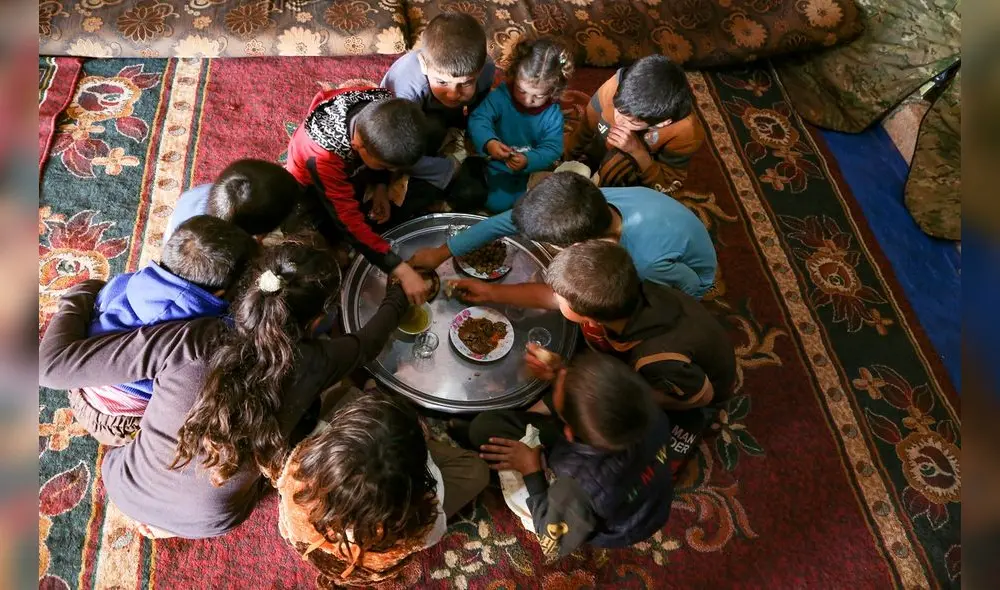 "La indignación cómoda solo atina a reclamar el pan, mientras que la indignación creadora pide acceso al crédito", por Nancy Arellano. Foto: AFP/referencial "La indignación cómoda solo atina a reclamar el pan, mientras que la indignación creadora pide acceso al crédito", por Nancy Arellano. Foto: AFP/referencial