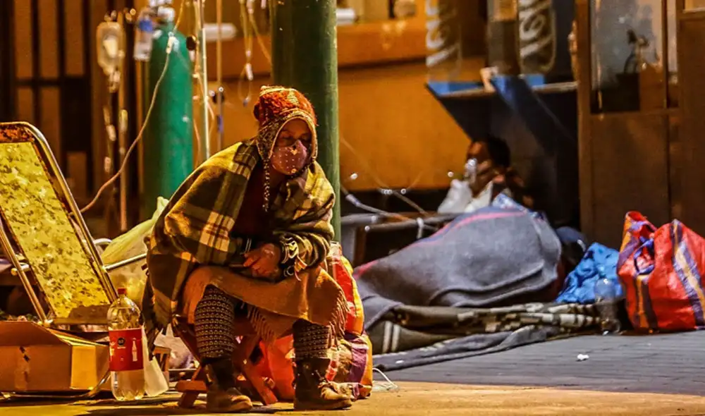Hospitales lucen colapsados en todo el Perú. Piden intervención del Gobierno. Foto: Oswald Charca / La República Hospitales lucen colapsados en todo el Perú. Piden intervención del Gobierno. Foto: Oswald Charca / La República