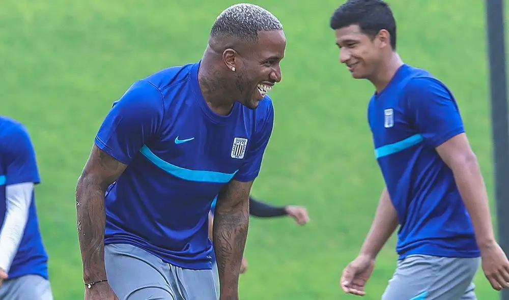Jefferson Farfán estará en el banco de suplentes para enfrentar a Vallejo. Foto: Alianza Lima Jefferson Farfán estará en el banco de suplentes para enfrentar a Vallejo. Foto: Alianza Lima
