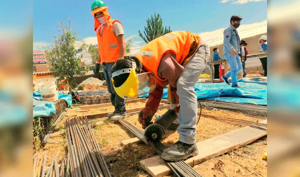 Mesías Guevara informó que se continúan con los trabajos a fin que la obra esté lista en dos meses. Foto: Gobierno Regional de Cajamarca