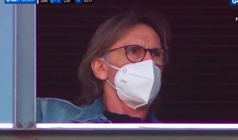 El director técnico de la selección peruana presente en el Estadio Nacional para ver el U vs Cristal por la Liga 1 Betsson. Foto: captura Gol Perú