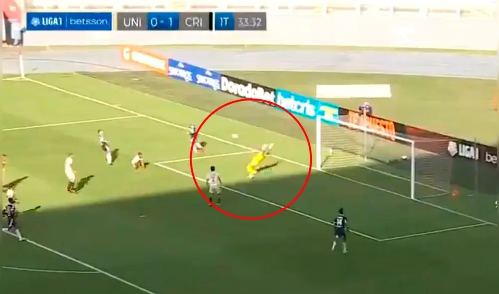 Carvallo evitó la caída de su portería en el primer tiempo. Foto: Gol Perú