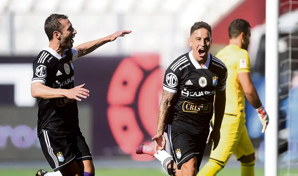 Lo celebró. Hohberg no dudó en ejecutar el penal y marcarle a su exequipo. Es el segundo gol del volante con camiseta de Cristal. Foto: difusión Lo celebró. Hohberg no dudó en ejecutar el penal y marcarle a su exequipo. Es el segundo gol del volante con camiseta de Cristal. Foto: difusión