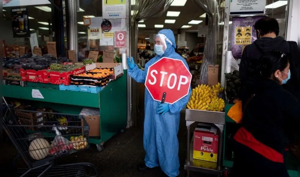 Italia realiza inspecciones a supermercados para supervisar que estos cumplan con los protocolos de bioseguridad. Foto: AFP