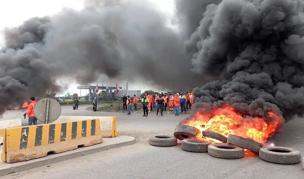 El paro es secundado por sus más de 8.000 trabajadores afiliados en todas las terminales de Chile. Foto: TV Chile El paro es secundado por sus más de 8.000 trabajadores afiliados en todas las terminales de Chile. Foto: TV Chile