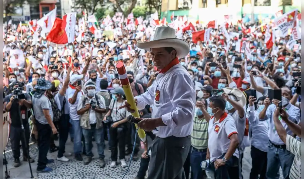 El candidato señaló que en un eventual gobierno trabajará por agilizar el proceso de reconstrucción. Aldair Mejía/La República