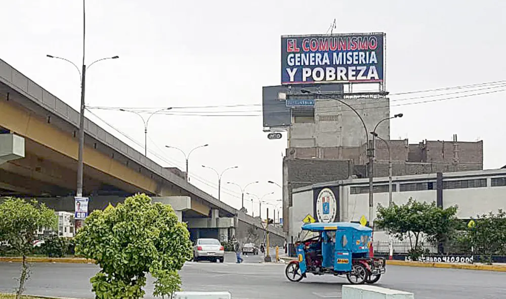 paneles contra el “comunismo”