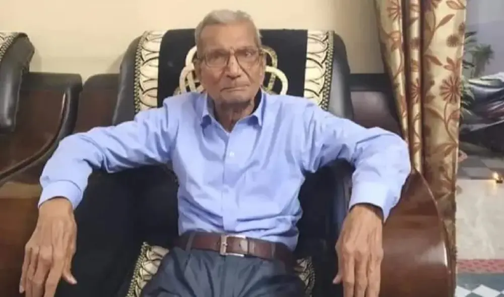 Narayan Dabhalkar, de 85 años, fue avisado por los médicos de que su situación era crítica, pero quedó impactado por las súplicas de la esposa de un hombre de 40 años. Foto: difusión Narayan Dabhalkar, de 85 años, fue avisado por los médicos de que su situación era crítica, pero quedó impactado por las súplicas de la esposa de un hombre de 40 años. Foto: difusión