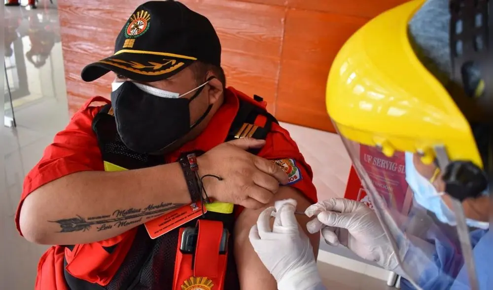 Esta previsto vacunar a 338 bomberos en Tacna. Foto: Diresa.