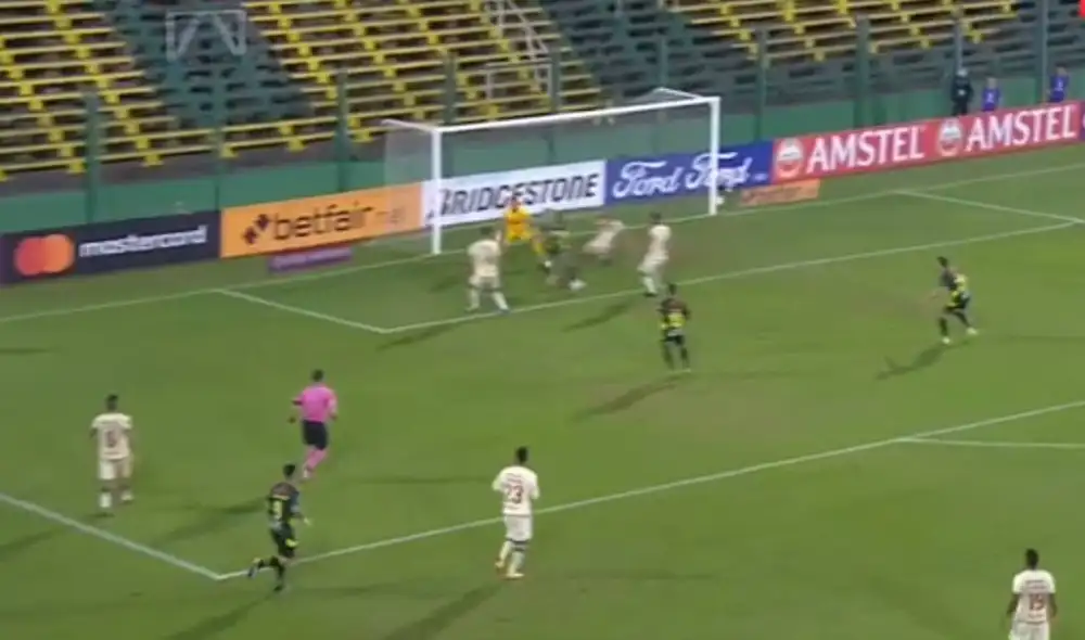 ¡Golazo! Walter Bou, de taco, puso el 2-0 a favor de Defensa y Justicia ante los cremas. Foto: captura ESPN ¡Golazo! Walter Bou, de taco, puso el 2-0 a favor de Defensa y Justicia ante los cremas. Foto: captura ESPN