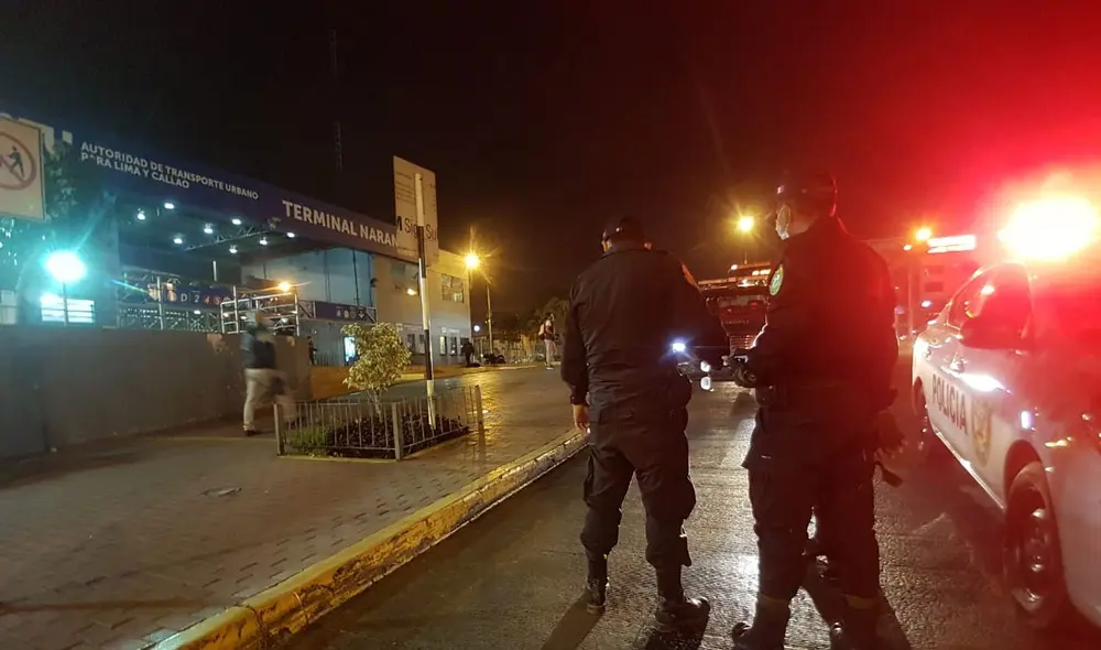 Efectivos de la Policía Nacional llegaron al lugar del crimen. Foto: Grace More/URPI-LR Efectivos de la Policía Nacional llegaron al lugar del crimen. Foto: Grace More/URPI-LR