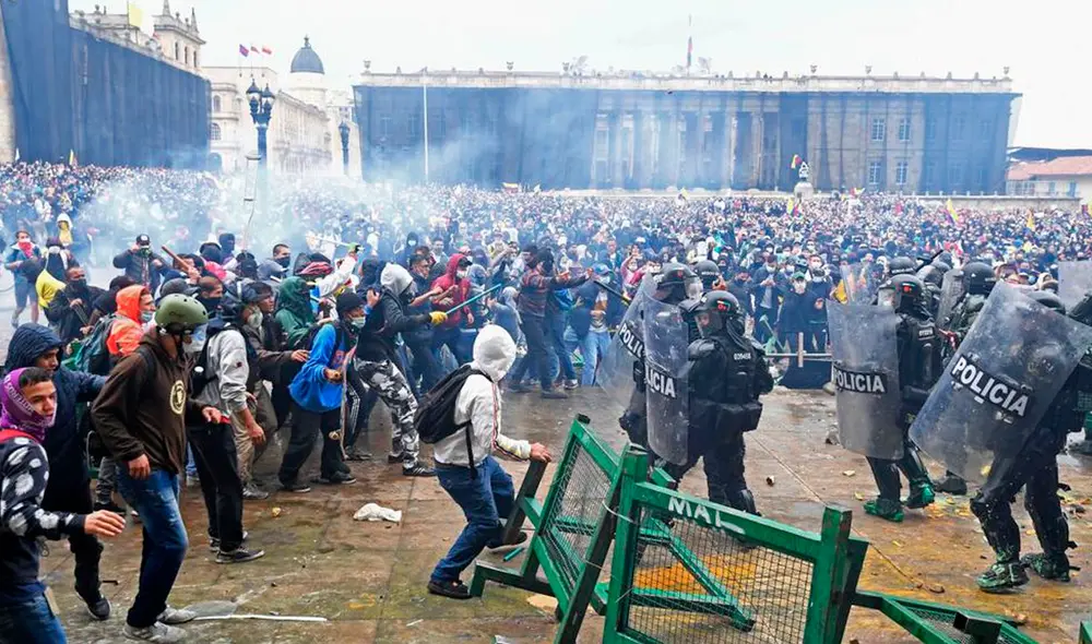 La protesta nacional fue motivo de controversia debido a que Colombia atraviesa su tercer y peor pico de la pandemia. Foto: AFP La protesta nacional fue motivo de controversia debido a que Colombia atraviesa su tercer y peor pico de la pandemia. Foto: AFP