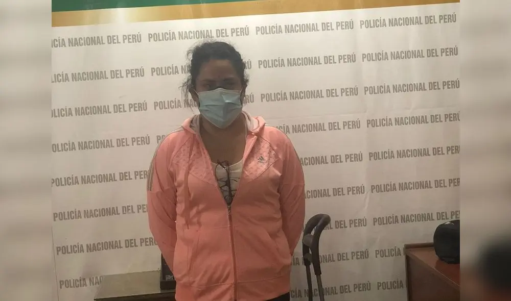 Mujer fue rastrada por la Policía Fiscal para poder detenerla. Foto: PNP