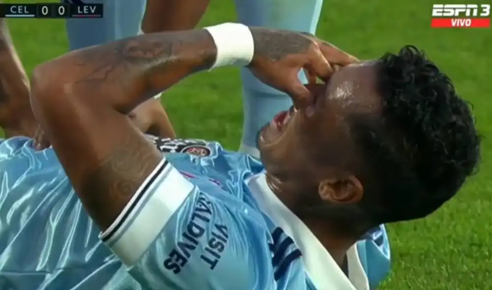 Tapia salió de la cancha por precaución debido a molestias en el muslo. Foto: captura de video/ESPN 3