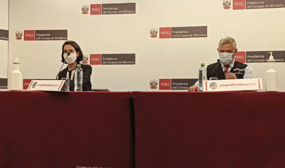 Los ministros de Comercio Exterior, Claudia Cornejo, e Interior, José Elice llevaron a cabo la conferencia de prensa. Foto: Johann Klug/URPI-LR Los ministros de Comercio Exterior, Claudia Cornejo, e Interior, José Elice llevaron a cabo la conferencia de prensa. Foto: Johann Klug/URPI-LR