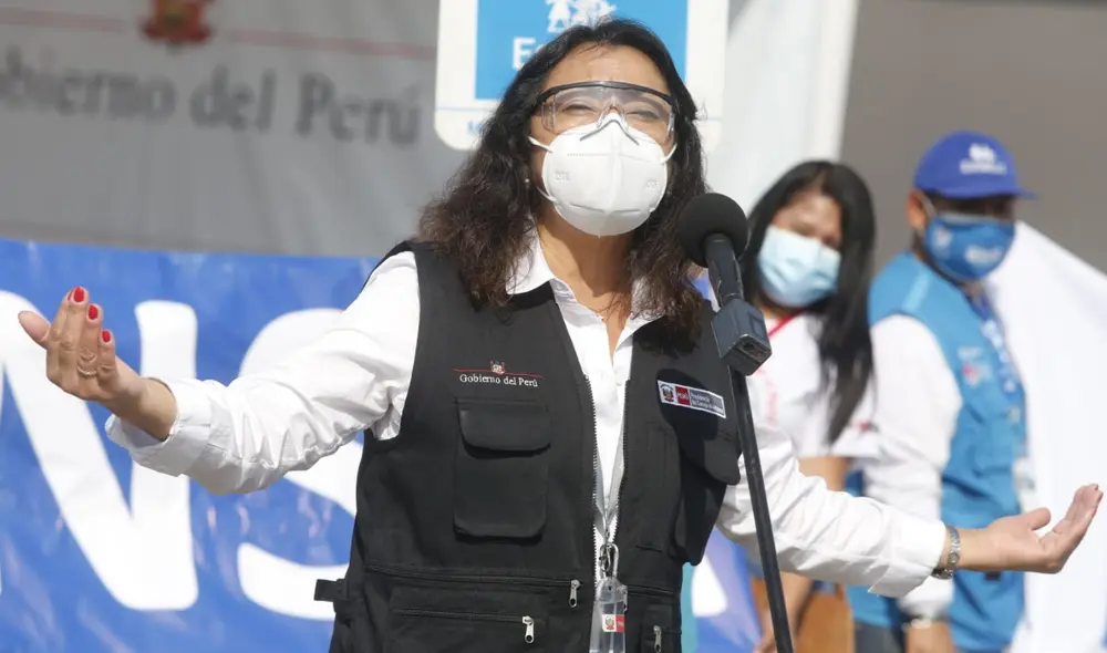 La titular de la PCM supervisó el centro de vacunación del estadio Monumental de Ate. Foto: La República