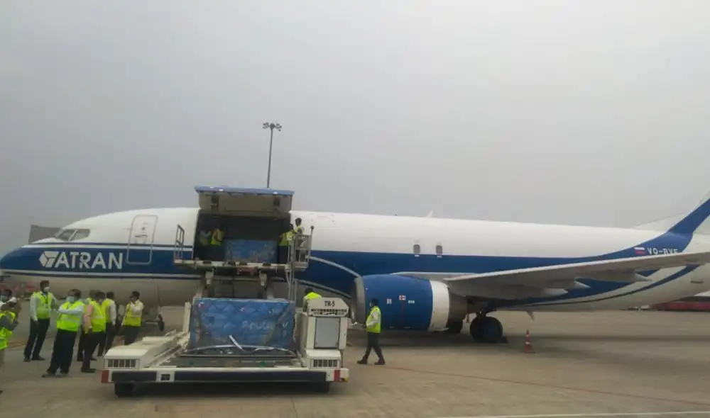 Llegada del primer lote de 1,5 millones de dosis de la vacuna rusa contra el nuevo coronavirus Sputnik V. Foto: Ministerio de Relaciones Exteriores de India Llegada del primer lote de 1,5 millones de dosis de la vacuna rusa contra el nuevo coronavirus Sputnik V. Foto: Ministerio de Relaciones Exteriores de India