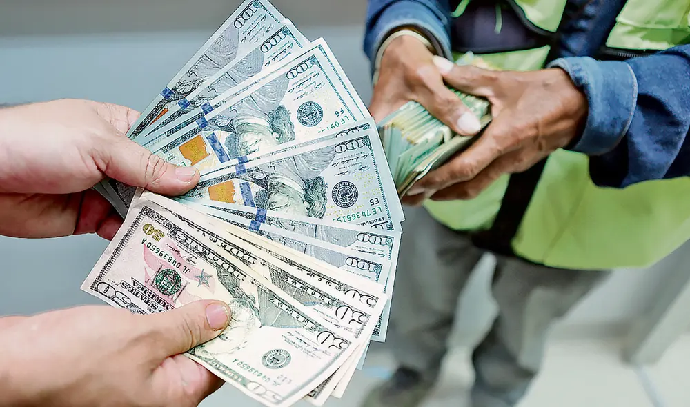 Billetes. El alza del valor del dólar debe ser atenuado. Foto: difusión