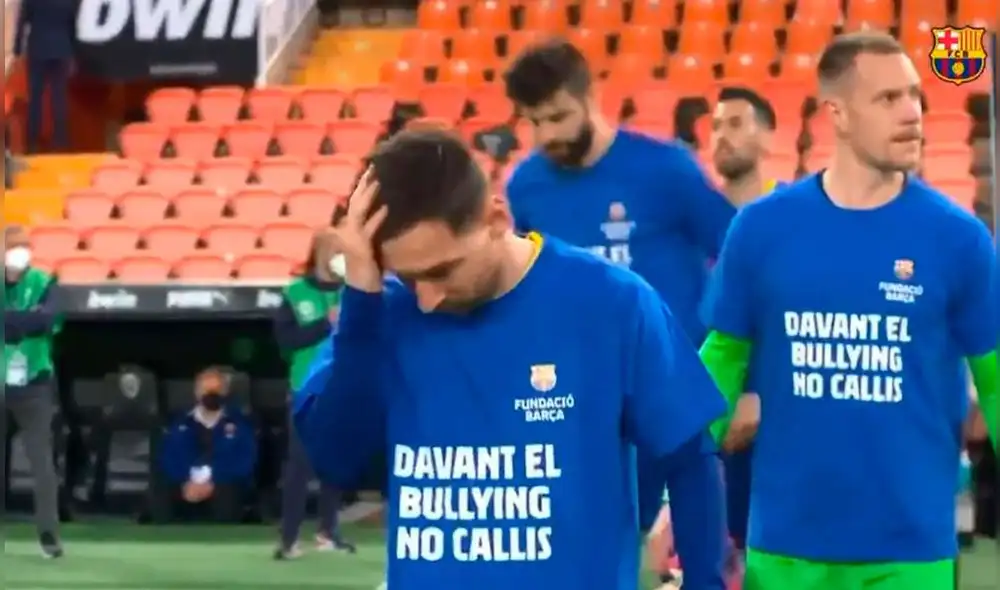 Messi y Ter Stegen, con el mensaje en contra del bullyng. Foto: Barca TV