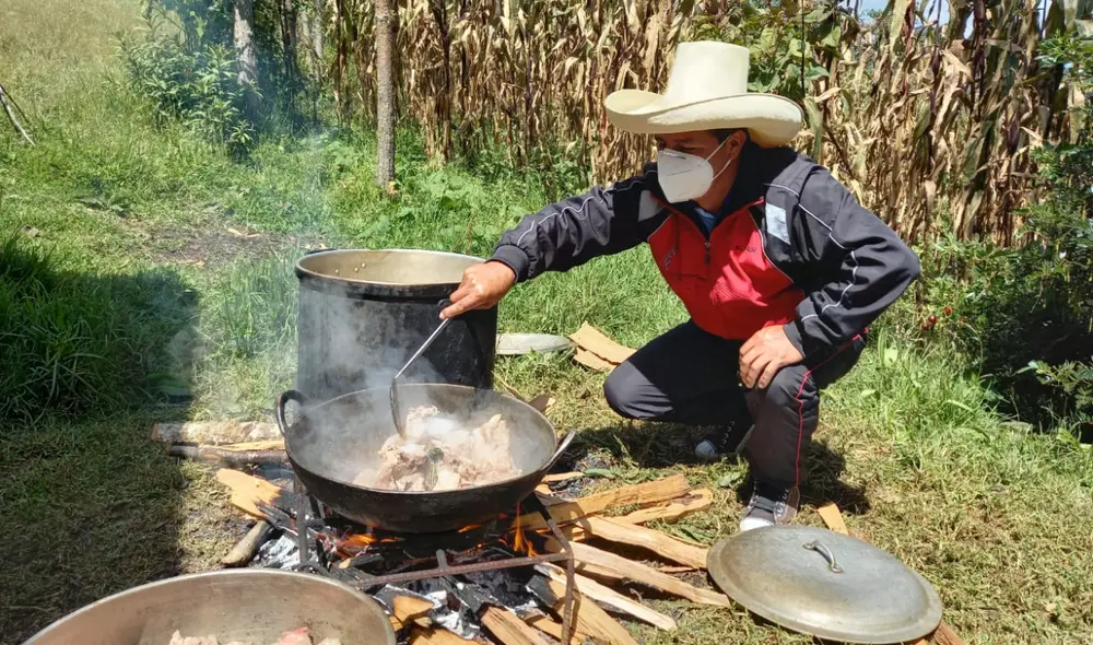 Castillo en su natal Chota. Fue el candidato más votado en primera vuelta. Foto: difusión