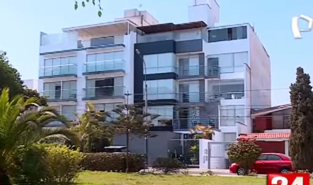 Cámaras de seguridad registraron el accionar de los delincuentes y también el auto que usaron para movilizarse. Foto: captura de 24 Horas Cámaras de seguridad registraron el accionar de los delincuentes y también el auto que usaron para movilizarse. Foto: captura de 24 Horas