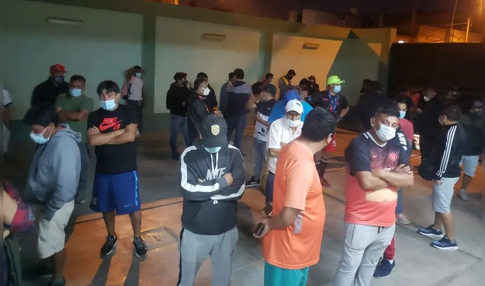 A todos se les impuso las papeletas con la sanción correspondiente. Foto: PNP A todos se les impuso las papeletas con la sanción correspondiente. Foto: PNP