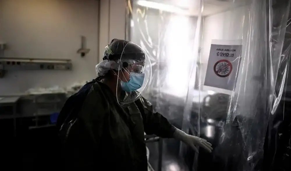 Argentina se encuentra en una meseta alta de nuevos casos tras registrar un récord diario de positivos el pasado 16 de abril, con 29.472 contagios. Foto: EFE Argentina se encuentra en una meseta alta de nuevos casos tras registrar un récord diario de positivos el pasado 16 de abril, con 29.472 contagios. Foto: EFE