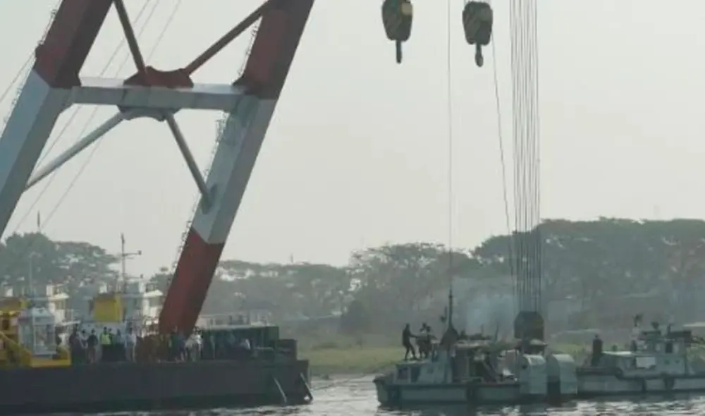 Accidentes de embarcaciones son comunes en Bangladesh. El poco mantenimiento, legislación laxa y hacinamiento de los barcos son factores claves. Foto: AFP