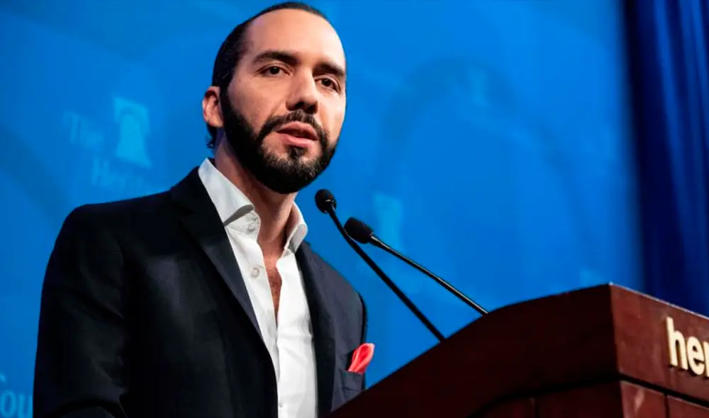 Nayib Bukele acusó a los jueces constitucionales de retirarle facultades para atender la pandemia del coronavirus. Foto: AFP Nayib Bukele acusó a los jueces constitucionales de retirarle facultades para atender la pandemia del coronavirus. Foto: AFP