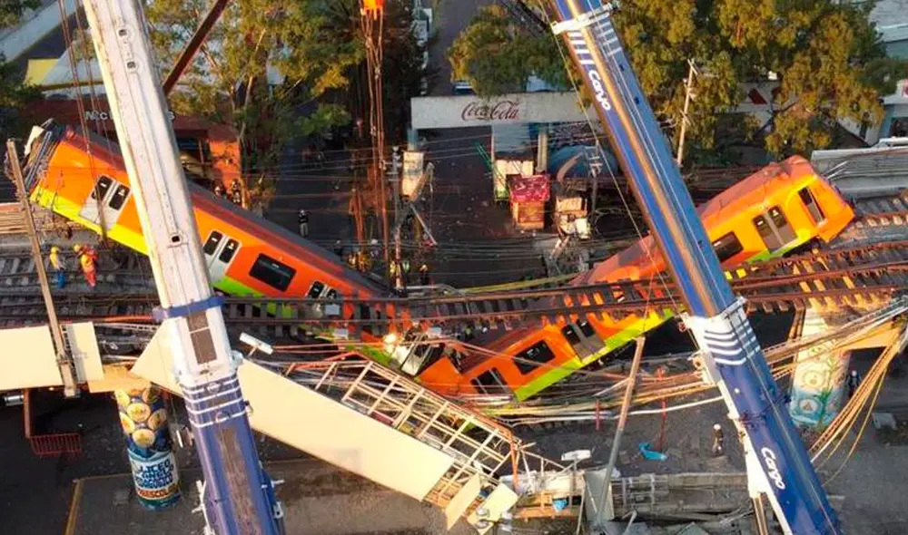 Imagen realizada con un dron muestra el colapso de los vagones del metro en la Ciudad de México. Foto: EFE