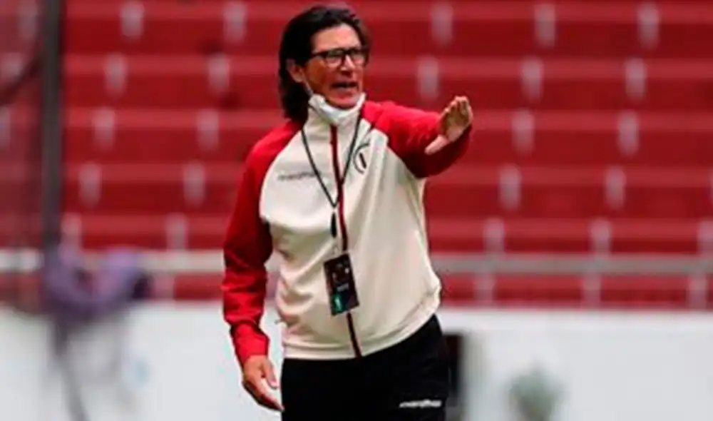 "No cambia para nada (la idea de seguir con el equipo)", apuntó Comizzo tras la derrota por la fecha 3 del Grupo A de la Copa Libertadores 2021. Foto: EFE "No cambia para nada (la idea de seguir con el equipo)", apuntó Comizzo tras la derrota por la fecha 3 del Grupo A de la Copa Libertadores 2021. Foto: EFE