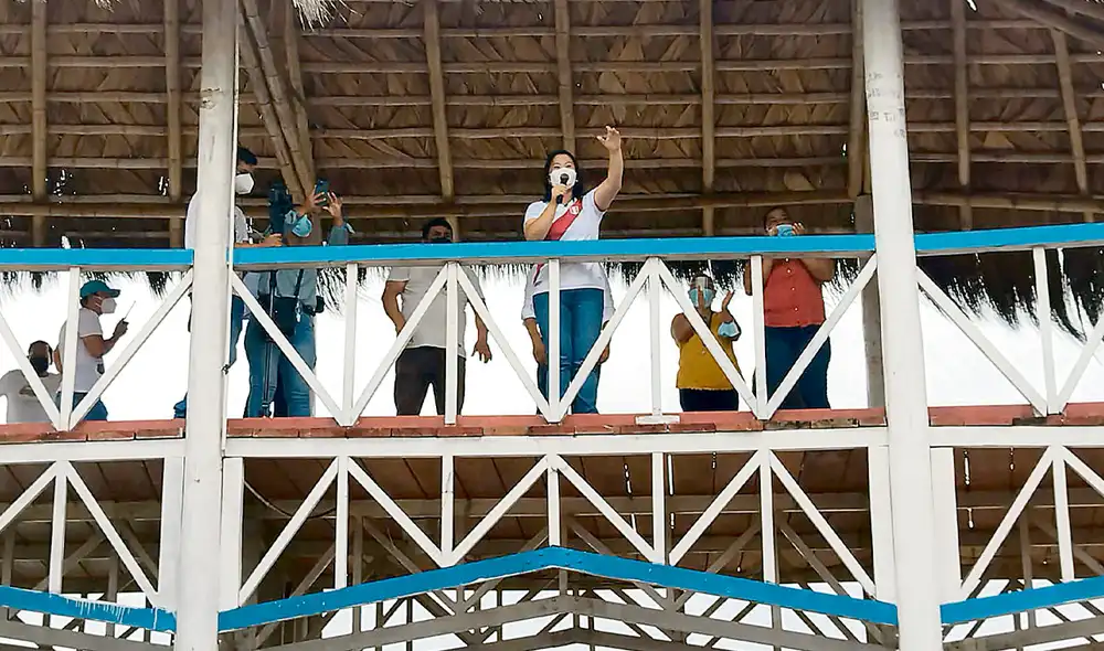 En Ttumbes. Keiko Fujimori –quien ayer ofreció crear el Ministerio de Pesquería– sigue su gira en el norte, hoy por la región Piura. Va a la caza del voto perdido. Foto: Walter Lupu / La República En Ttumbes. Keiko Fujimori –quien ayer ofreció crear el Ministerio de Pesquería– sigue su gira en el norte, hoy por la región Piura. Va a la caza del voto perdido. Foto: Walter Lupu / La República