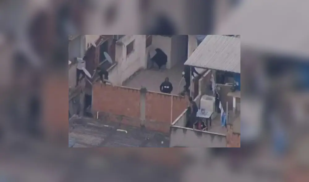 Miembros de ONG defensoras de los derechos humanos acudieron a la favela. Foto: Captura de Twitter/ @Metropoles
