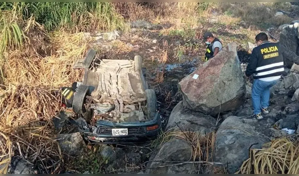 Vehículo dio vueltas de campana antes de internarse entre los matorrales. Foto: Diario El Estado