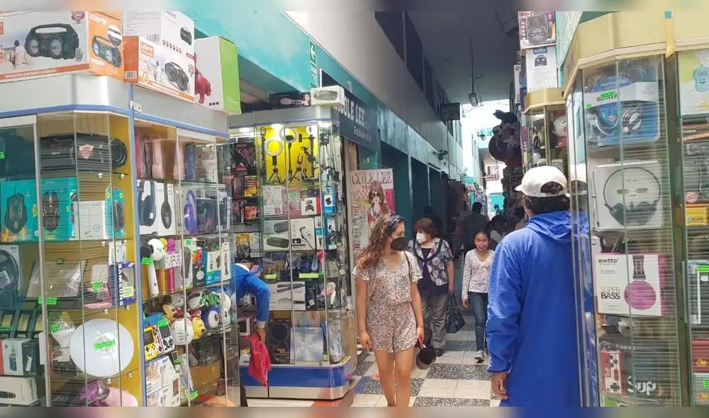 En Tacna piden a candidato de Perú Libre, aclarar el tema de las importaciones. Foto: La República En Tacna piden a candidato de Perú Libre, aclarar el tema de las importaciones. Foto: La República