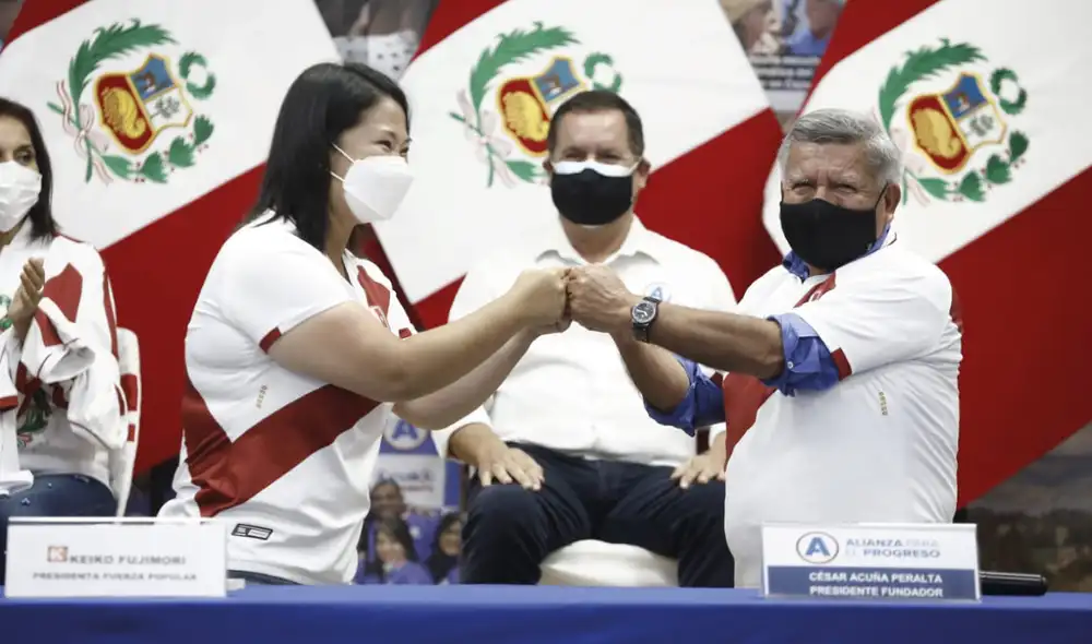 Keiko Fujimori y CésarAcuña se reunieron en el local partidario de Alianza para el Progreso. Foto: Antonio Melgarejo / La República