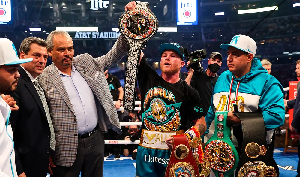 Saúl Canelo Álvarez se hizo con el campeonato WBO supermedio tras vencer al Billy Joe Saunders. Foto: AFP
