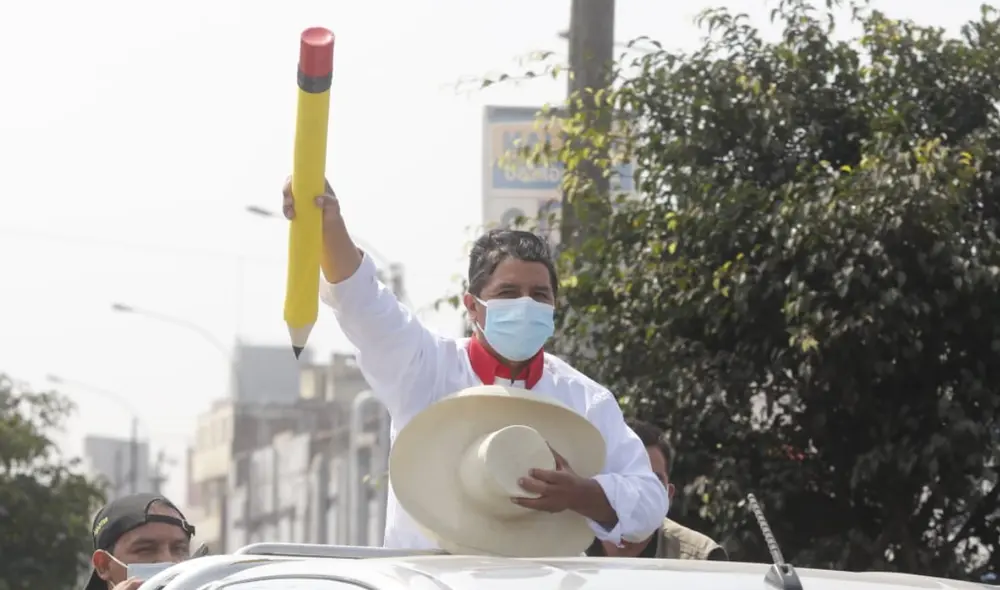 Pedro Castillo se enfrentará en segunda vuelta a su contendora de Fuerza Popular, Keiko Fujimori. Foto: Carlos Félix/ Grupo La República Pedro Castillo se enfrentará en segunda vuelta a su contendora de Fuerza Popular, Keiko Fujimori. Foto: Carlos Félix/ Grupo La República