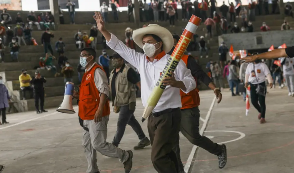 Pedro Castillo sigue liderando la intención de voto a nivel nacional, pero ha bajado su porcentaje, según IEP. Foto: Aldair Mejía/ La República Pedro Castillo sigue liderando la intención de voto a nivel nacional, pero ha bajado su porcentaje, según IEP. Foto: Aldair Mejía/ La República