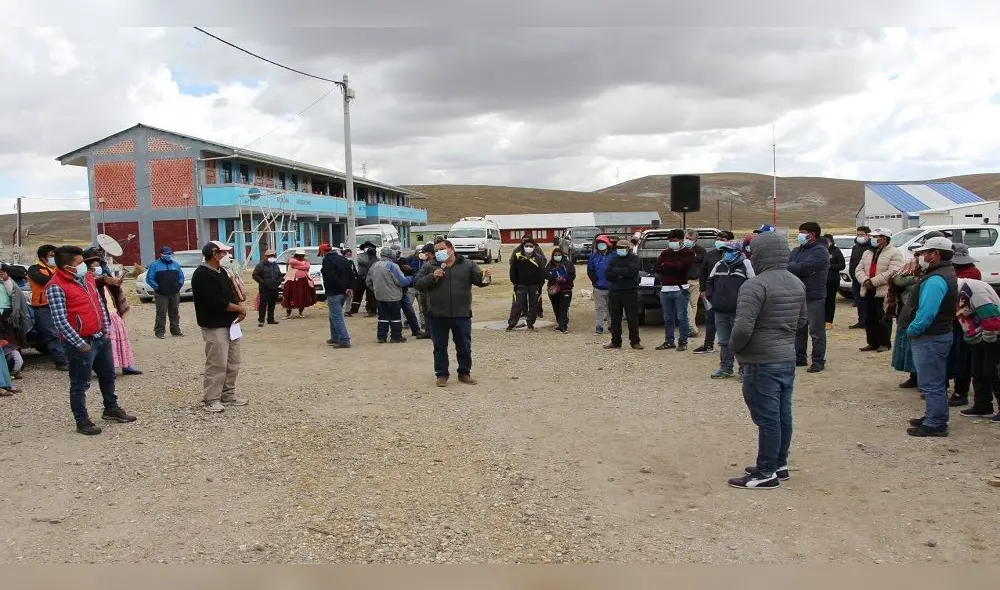 Autoridad se reunió con ciudadanía del Centro Poblado de Titire para buscar soluciones. Foto: Municipalidad de Mariscal Nieto