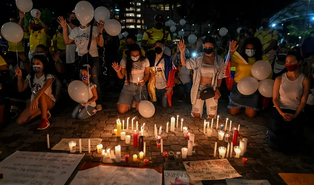 41 víctimas son civiles y una es agente de la fuerza pública. Foto. AFP